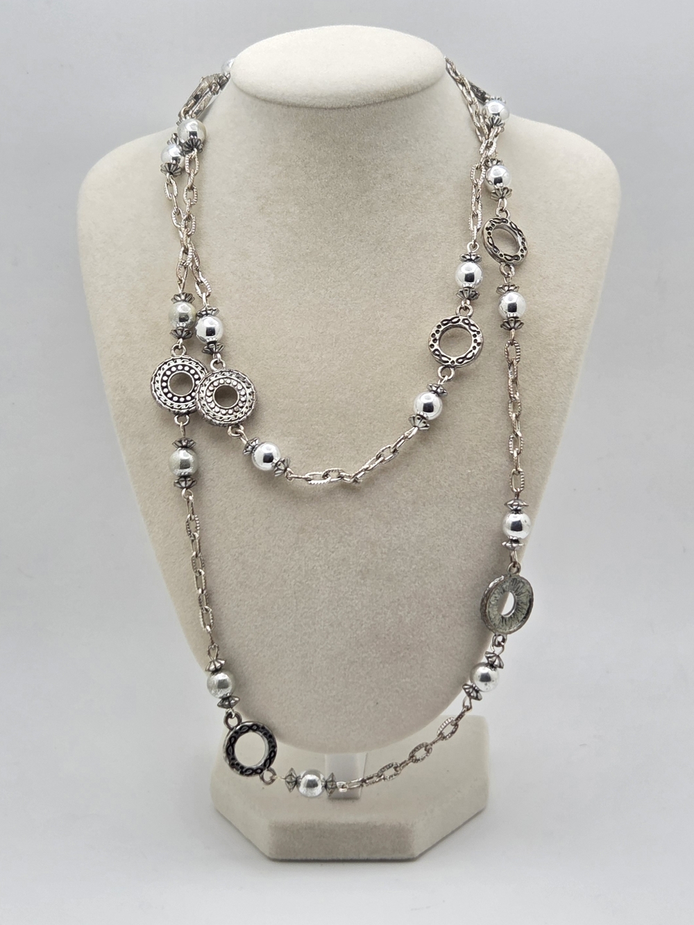 RMN Roman Company Silver Ornate Bead & Open Circle Station Necklace